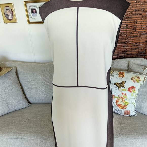 Elie Tahari. Dress.     A53 - Picture 2 of 10